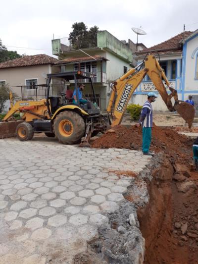 Obras emergenciais para evitar alagamentos na Avenida Bias Fortes